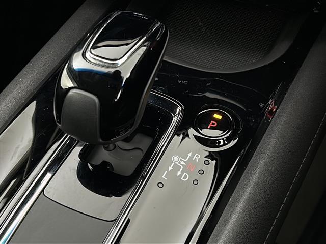 ヴェゼル ハイブリッド・ホンダセンシング 禁煙車/ホンダセンシング/純正8型ナビ/バックカメラ/フルセグ/ビルトインETC/プッシュスタート/スマートキー×2/ステアスイッチ/パドルシフト/LEDヘッド/フロアマッド/電子パーキングブレーキ(8枚目)