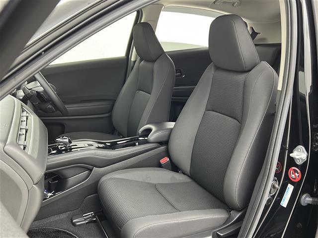 ヴェゼル ハイブリッド・ホンダセンシング 禁煙車/ホンダセンシング/純正8型ナビ/バックカメラ/フルセグ/ビルトインETC/プッシュスタート/スマートキー×2/ステアスイッチ/パドルシフト/LEDヘッド/フロアマッド/電子パーキングブレーキ(33枚目)