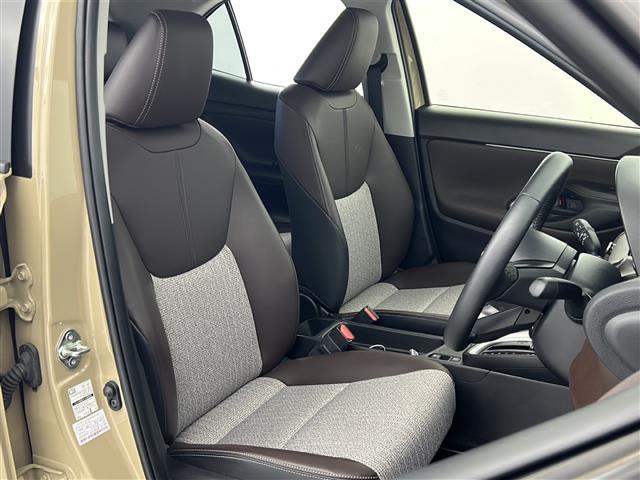 ヤリスクロス ハイブリッドＺ　禁煙車／トヨタセーフティー／ＲＣＣ／全周囲カメラ／純正ナビ／ビルトインＥＴＣ／ドラレコ／シートヒーター／パワーシート／ハーフレザーシート／ステアヒーター／革巻きステア／スマートキー×２／純正１８アルミ（13枚目）