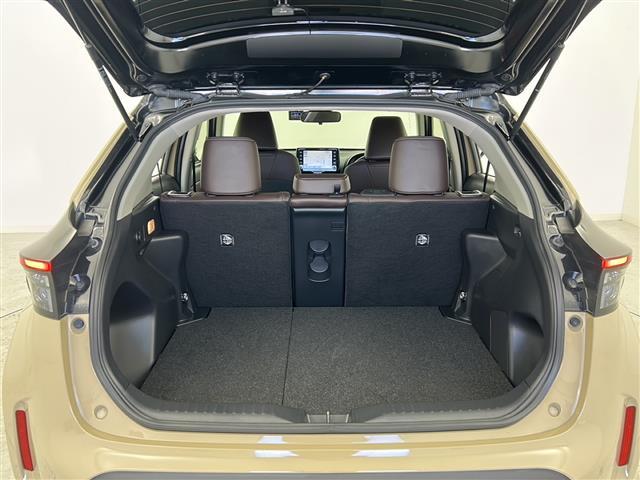 ヤリスクロス ハイブリッドＺ　禁煙車／トヨタセーフティー／ＲＣＣ／全周囲カメラ／純正ナビ／ビルトインＥＴＣ／ドラレコ／シートヒーター／パワーシート／ハーフレザーシート／ステアヒーター／革巻きステア／スマートキー×２／純正１８アルミ（15枚目）