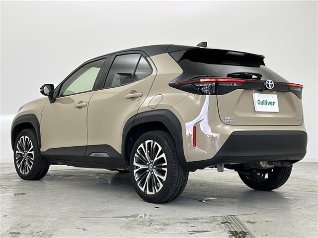 ヤリスクロス ハイブリッドＺ　禁煙車／トヨタセーフティー／ＲＣＣ／全周囲カメラ／純正ナビ／ビルトインＥＴＣ／ドラレコ／シートヒーター／パワーシート／ハーフレザーシート／ステアヒーター／革巻きステア／スマートキー×２／純正１８アルミ（19枚目）