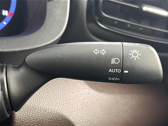 ヤリスクロス ハイブリッドＺ　禁煙車／トヨタセーフティー／ＲＣＣ／全周囲カメラ／純正ナビ／ビルトインＥＴＣ／ドラレコ／シートヒーター／パワーシート／ハーフレザーシート／ステアヒーター／革巻きステア／スマートキー×２／純正１８アルミ（24枚目）