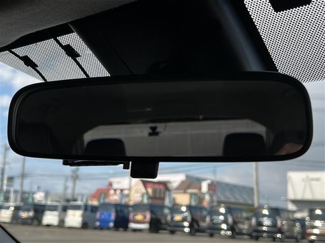 ヤリスクロス ハイブリッドＺ　禁煙車／トヨタセーフティー／ＲＣＣ／全周囲カメラ／純正ナビ／ビルトインＥＴＣ／ドラレコ／シートヒーター／パワーシート／ハーフレザーシート／ステアヒーター／革巻きステア／スマートキー×２／純正１８アルミ（32枚目）