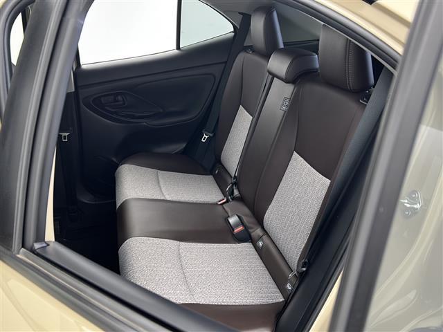 ヤリスクロス ハイブリッドＺ　禁煙車／トヨタセーフティー／ＲＣＣ／全周囲カメラ／純正ナビ／ビルトインＥＴＣ／ドラレコ／シートヒーター／パワーシート／ハーフレザーシート／ステアヒーター／革巻きステア／スマートキー×２／純正１８アルミ（34枚目）