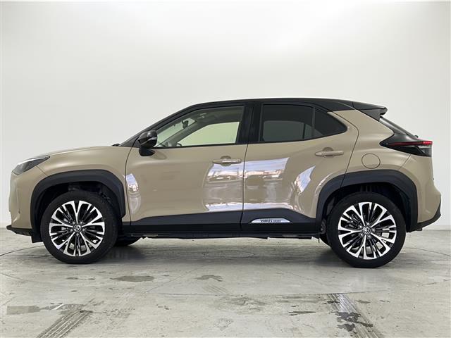 ヤリスクロス ハイブリッドＺ　禁煙車／トヨタセーフティー／ＲＣＣ／全周囲カメラ／純正ナビ／ビルトインＥＴＣ／ドラレコ／シートヒーター／パワーシート／ハーフレザーシート／ステアヒーター／革巻きステア／スマートキー×２／純正１８アルミ（39枚目）