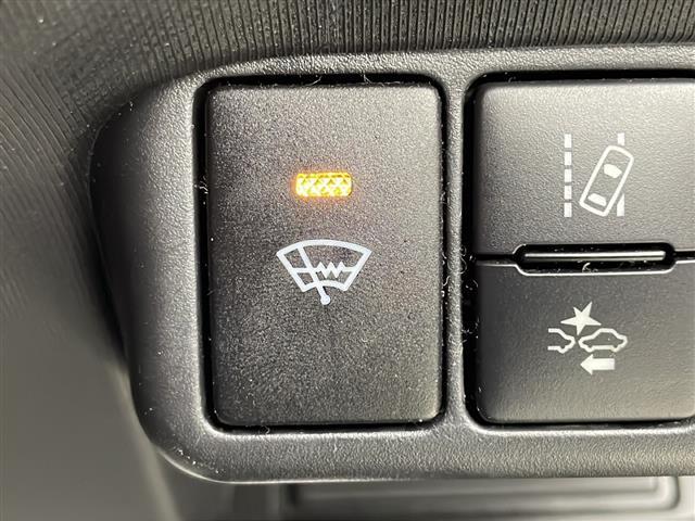 アクア Sスタイルブラック 禁煙車/トヨタセーフティ/純正ナビ/バックカメラ/ワンセグTV/ドライブレコーダー/プッシュスタート/スマートキー/純正フロアマッド/社外アルミホイール積み込み/アイドリングストップ/横滑り防止機能(5枚目)