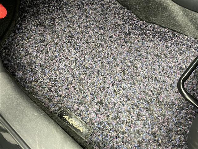 アクア Sスタイルブラック 禁煙車/トヨタセーフティ/純正ナビ/バックカメラ/ワンセグTV/ドライブレコーダー/プッシュスタート/スマートキー/純正フロアマッド/社外アルミホイール積み込み/アイドリングストップ/横滑り防止機能(31枚目)