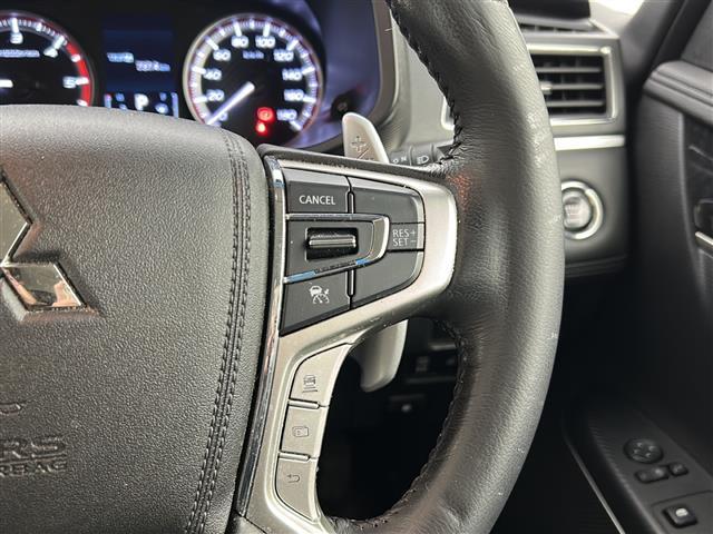 デリカＤ：５ アーバンギア　Ｇ　パワーパッケージ　禁煙車／ｅ－アイシスト／全周囲／ＡＣＣ／左側電動ステップ／電動リアゲート／両側パワスラ／純正ナビ／ＥＴＣ／シートヒーター／革巻ステア／ステアスイッチ／ステアヒーター／スマートキー×２／純正１８ＡＷ（6枚目）