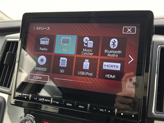 デリカＤ：５ アーバンギア　Ｇ　パワーパッケージ　禁煙車／ｅ－アイシスト／全周囲／ＡＣＣ／左側電動ステップ／電動リアゲート／両側パワスラ／純正ナビ／ＥＴＣ／シートヒーター／革巻ステア／ステアスイッチ／ステアヒーター／スマートキー×２／純正１８ＡＷ（9枚目）