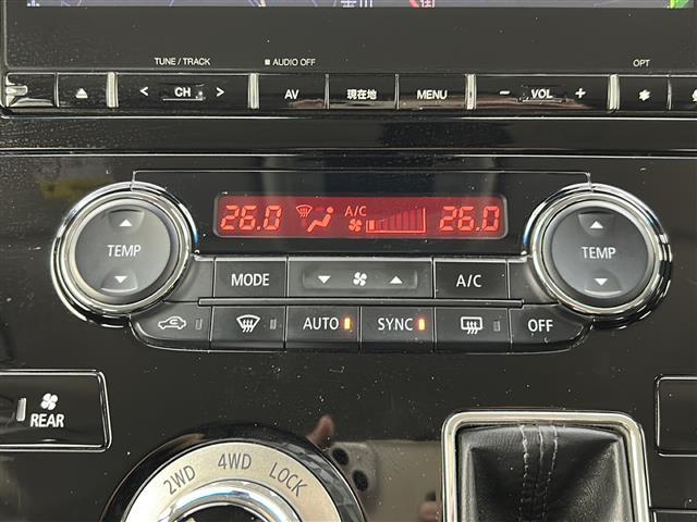 デリカＤ：５ アーバンギア　Ｇ　パワーパッケージ　禁煙車／ｅ－アイシスト／全周囲／ＡＣＣ／左側電動ステップ／電動リアゲート／両側パワスラ／純正ナビ／ＥＴＣ／シートヒーター／革巻ステア／ステアスイッチ／ステアヒーター／スマートキー×２／純正１８ＡＷ（11枚目）