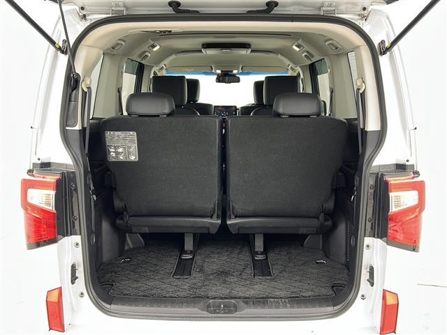 デリカＤ：５ アーバンギア　Ｇ　パワーパッケージ　禁煙車／ｅ－アイシスト／全周囲／ＡＣＣ／左側電動ステップ／電動リアゲート／両側パワスラ／純正ナビ／ＥＴＣ／シートヒーター／革巻ステア／ステアスイッチ／ステアヒーター／スマートキー×２／純正１８ＡＷ（15枚目）