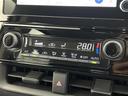 ハイブリッドZ 禁煙車/トヨタセーフティ/4WD/両側電動ドア/純正ディスプレイオーディオ/バックカメラ/革巻ステアリング/ETC/AC100V/純正フロアマッド/純正アルミホイール/LEDヘッド/ロールサンシェード(10枚目)