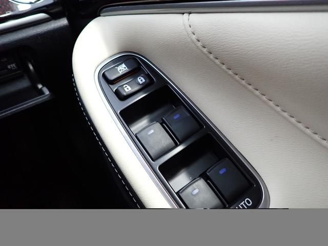TOYOTA CROWN HYBRID ROYAL SALOON G