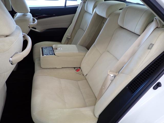 TOYOTA CROWN HYBRID ROYAL SALOON G