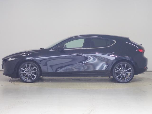 MAZDA3ファストバック 15Sツーリング 純正マツダコネクトナビ・ヘッドアップディスプレイ・ワイヤレス充電・衝突軽減ブレーキ・フルセグ・ブラインドスポットモニター(31枚目)