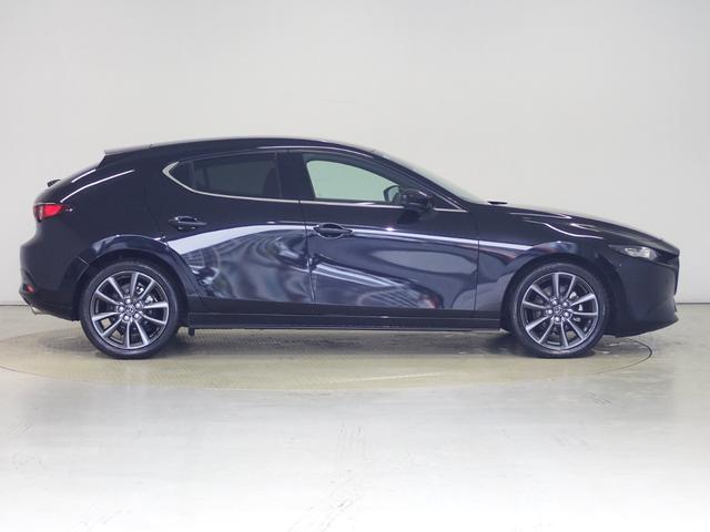 MAZDA3ファストバック 15Sツーリング 純正マツダコネクトナビ・ヘッドアップディスプレイ・ワイヤレス充電・衝突軽減ブレーキ・フルセグ・ブラインドスポットモニター(32枚目)