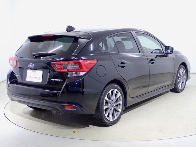 当社では短いサイクルで新しいモデルのレンタカーに入れ替えておりますので、高年式車をご提供出来ます。新車から弊社保有のレンタアップ車ですので今までのメンテナンスもバッチリですよ♪