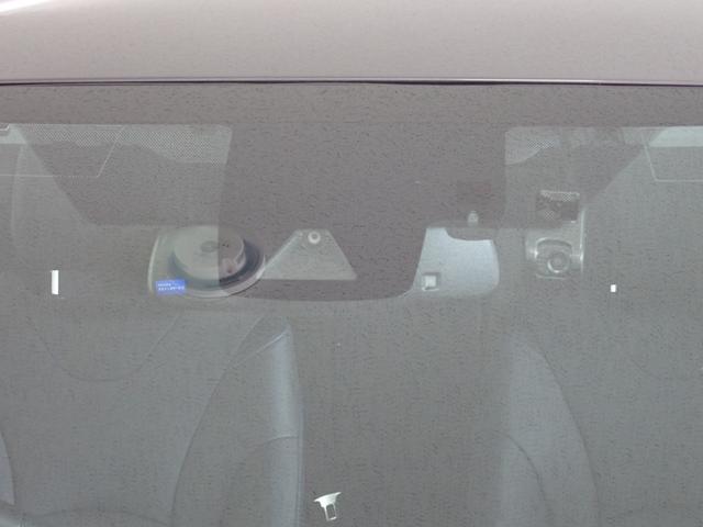 プリウス Aツーリングセレクション 純正9型ナビ・バックカメラ・フルセグTV・ハーフレザーシート・シートヒーター・アダプティブクルーズコントロール・レーンキープアラート・衝突軽減ブレーキ・障害物センサー・ETC・純正17AW・LED(9枚目)