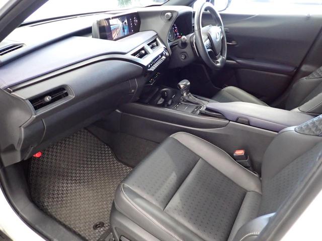 ＵＸ ＵＸ２５０ｈ　アーバンエレガンス　純正１０．３インチナビ・フルセグＴＶ・全方位カメラ・サンルーフ・レクサスセーフティシステム・アクティブクルーズコントロール・障害物センサー・電動シート・シートヒーター・パワーゲート・純正ＡＷ・ＥＴＣ（30枚目）