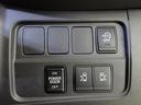 両側電動スライドドア装備!運転席よりボタン一つで開閉可能でございます。