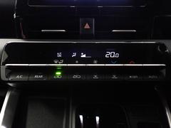 手の届きやすいところで簡単操作ができる空調付き！オールシーズンお好みの温度調節ができます。 6
