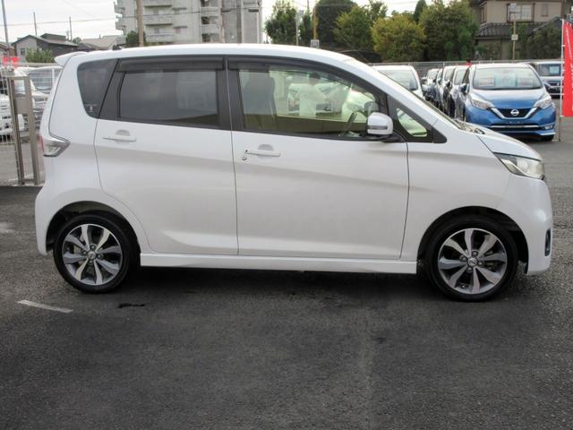 デイズ ハイウェイスター　Ｇターボ　修復歴無し　ワンオーナー　ナビ　フルセグＴＶ　ブルートゥース対応　アラウンドビューモニター　スマートキー　ＨＩＤ　電動格納ミラー（7枚目）