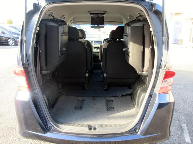 フリード Ｇ　ジャストセレクション　７人乗り　ナビ　フルセグＴＶ　ブルートゥース対応　バックカメラ　１０．２インチフリップダウンモニター　スマートキー　両側電動スライドドア　ＥＴＣ　電動格納ミラー（46枚目）