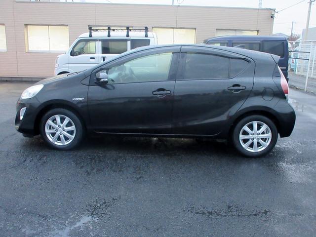 アクア S 修復歴無し ナビ フルセグTV CD・DVD bluetooth対応 ETC バックカメラ スマートキー(9枚目)