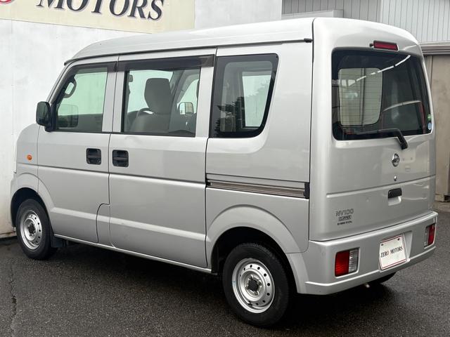 ＮＶ１００クリッパーバン ＤＸ　４ＷＤ（切替式）ハイルーフ　修復歴無　車検２年付　キーレスキー　フルフラット　ドアバイザー　ライトレベライザー　ラジオ　ＭＡＸ積載量３５０キロ　タイミングチェーン式（15枚目）