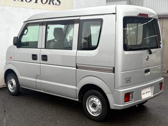 ＮＶ１００クリッパーバン ＤＸ　４ＷＤ（切替式）ハイルーフ　修復歴無　車検２年付　キーレスキー　フルフラット　ドアバイザー　ライトレベライザー　ラジオ　ＭＡＸ積載量３５０キロ　タイミングチェーン式（17枚目）