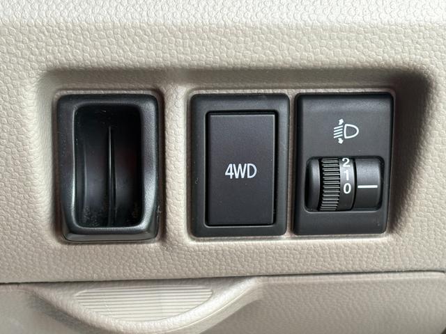 ＮＶ１００クリッパーバン ＤＸ　４ＷＤ（切替式）ハイルーフ　修復歴無　車検２年付　キーレスキー　フルフラット　ドアバイザー　ライトレベライザー　ラジオ　ＭＡＸ積載量３５０キロ　タイミングチェーン式（37枚目）