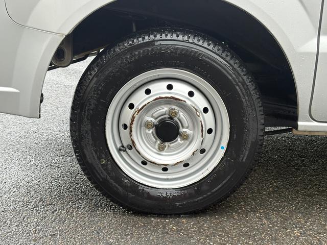 ＮＶ１００クリッパーバン ＤＸ　４ＷＤ（切替式）ハイルーフ　修復歴無　車検２年付　キーレスキー　フルフラット　ドアバイザー　ライトレベライザー　ラジオ　ＭＡＸ積載量３５０キロ　タイミングチェーン式（46枚目）