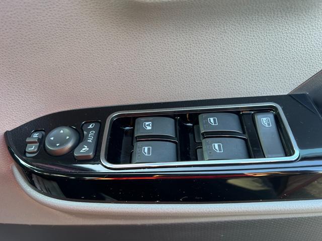 タント カスタムＲＳ　ターボ　ブレーキサポート　ナビ（テレビ・ＤＶＤ再生・ＣＤ）ＥＴＣ　前後ドライブレコーダー　バックカメラ　両側電動スライドドア　レーンキープアシスト　アルミホイール　ドアバイザー　ＬＥＤヘッドライト（46枚目）