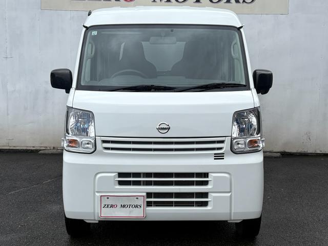 ＮＶ１００クリッパーバン ＤＸ　４ＷＤ　修復歴無　５ＡＧＳ車　２ｎｄ発進機能　ＥＴＣ　オーバーヘッドコンソール　キーレスキー　フルフラット　ドアバイザー　盗難防止システム　ライトレベライザー　横滑り防止装置　積載量３５０キロ（3枚目）