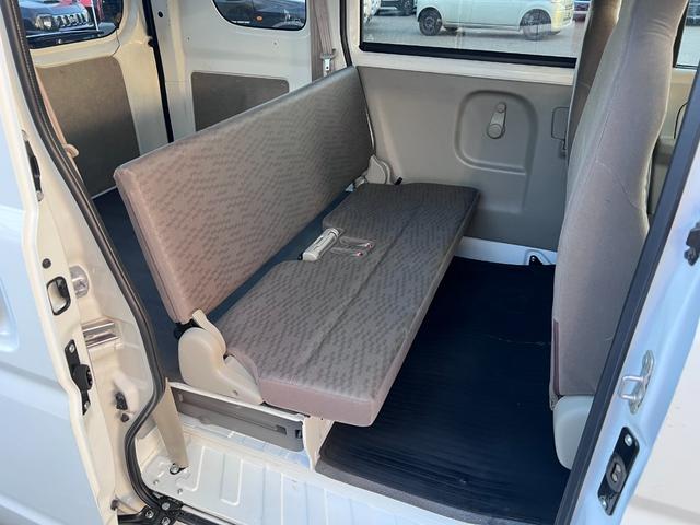 ＮＶ１００クリッパーバン ＤＸ　４ＷＤ　修復歴無　５ＡＧＳ車　２ｎｄ発進機能　ＥＴＣ　オーバーヘッドコンソール　キーレスキー　フルフラット　ドアバイザー　盗難防止システム　ライトレベライザー　横滑り防止装置　積載量３５０キロ（21枚目）