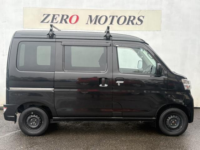 ハイゼットカーゴ クルーズSAIII 後期 4WD ハイルーフ ブレーキサポート オーバーヘッドコンソール キーレスキー ドアバイザー アクセル踏み間違い防止装置 レーンキープアシスト 横滑り防止装置 電動格納ドアミラー レベライザー(9枚目)