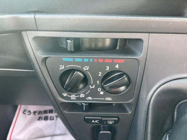 ハイゼットカーゴ クルーズSAIII 後期 4WD ハイルーフ ブレーキサポート オーバーヘッドコンソール キーレスキー ドアバイザー アクセル踏み間違い防止装置 レーンキープアシスト 横滑り防止装置 電動格納ドアミラー レベライザー(27枚目)