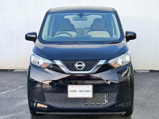 デイズ Ｓ　車検２年付　ＡＵＸ接続　横滑り防止装置　ドアバイザー　フルフラット　キーレスキー　電動格納ドアミラー　プライバシーガラス　ライトレベライザー　パワーウィンドウ　エアコン　パワステ（3枚目）