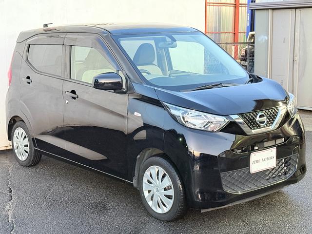 デイズ Ｓ　車検２年付　ＡＵＸ接続　横滑り防止装置　ドアバイザー　フルフラット　キーレスキー　電動格納ドアミラー　プライバシーガラス　ライトレベライザー　パワーウィンドウ　エアコン　パワステ（5枚目）