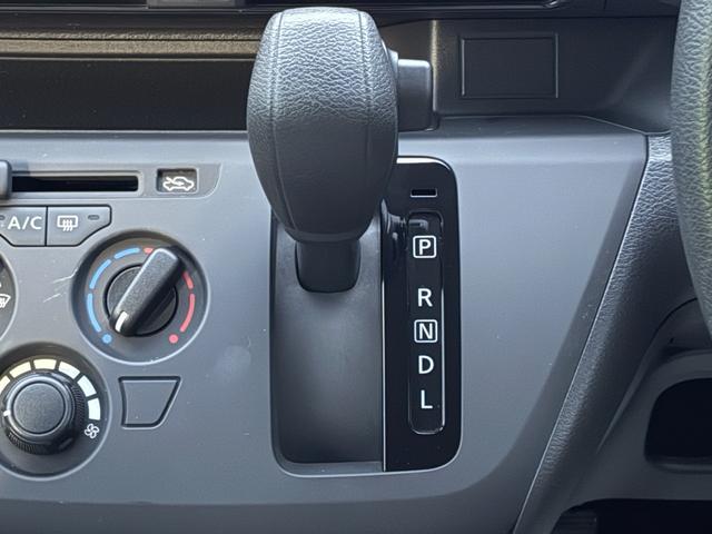 デイズ Ｓ　車検２年付　ＡＵＸ接続　横滑り防止装置　ドアバイザー　フルフラット　キーレスキー　電動格納ドアミラー　プライバシーガラス　ライトレベライザー　パワーウィンドウ　エアコン　パワステ（27枚目）