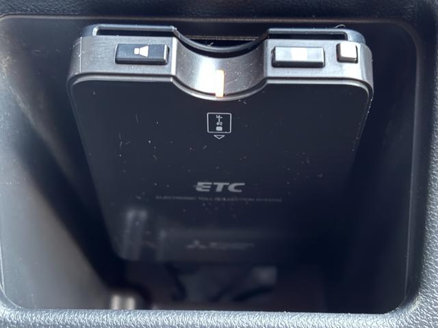 ムーヴキャンバス Ｇメイクアップ　ＳＡＩＩ　４ＷＤ　修復歴無　ブレーキサポート　ナビ（テレビ・Ｂｌｕｅｔｏｏｔｈ接続・ＤＶＤ再生・ＣＤ）ＥＴＣ　バックカメラ　前後ドライブレコーダー　両側電動スライドドア　レーンキープアシスト　ドアバイザー（47枚目）