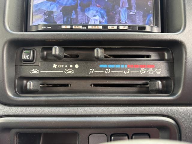 サンバーバン トランスポーター　ハイルーフ　車検２年付　ナビ　テレビ　ＣＤ　パワーウィンドウ　フルフラット　ＭＡＸ積載量３５０キロ　タイミングチェーン式　ドアバイザー　ライトレベライザー（29枚目）