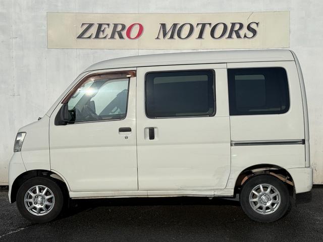 ハイゼットカーゴ ＤＸ　ハイルーフ　車検２年付　キーレス　パワーウィンドウ　ＣＤ　ＡＵＸ接続　ＥＴＣ　ドライブレコーダー　アルミホイール　ＭＡＸ積載量３５０キロ　ドアバイザー　ライトレベライザー　フルフラット（11枚目）