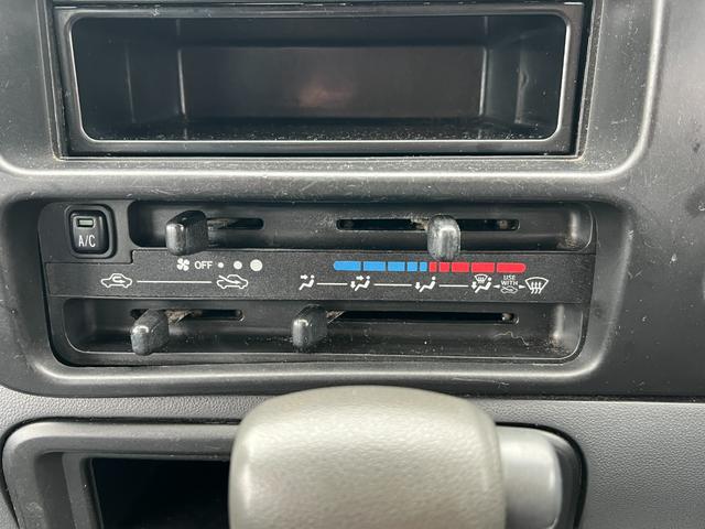 ハイゼットカーゴ ＤＸ　ハイルーフ　車検２年付　キーレス　パワーウィンドウ　ＣＤ　ＡＵＸ接続　ＥＴＣ　ドライブレコーダー　アルミホイール　ＭＡＸ積載量３５０キロ　ドアバイザー　ライトレベライザー　フルフラット（27枚目）