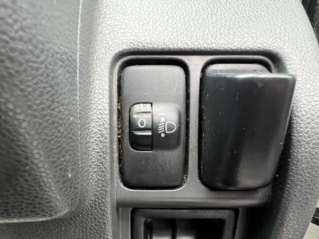 ハイゼットカーゴ ＤＸ　ハイルーフ　車検２年付　キーレス　パワーウィンドウ　ＣＤ　ＡＵＸ接続　ＥＴＣ　ドライブレコーダー　アルミホイール　ＭＡＸ積載量３５０キロ　ドアバイザー　ライトレベライザー　フルフラット（35枚目）