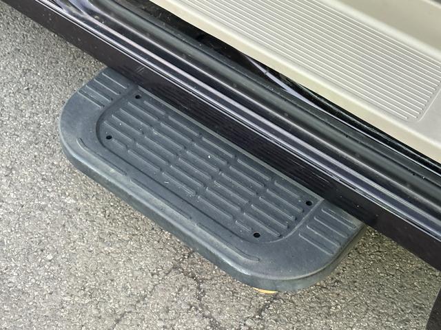 エブリイワゴン ＰＺターボスペシャル　ハイルーフ　４ＷＤ　修復歴無　車検２年付　両側パワースライドドア　オートステップ　ＨＩＤライト　ＥＴＣ　ＣＤ　ナビ　シートヒーター　キーレスキー　電動格納ドアミラー　ドアバイザー　アルミホイール（23枚目）