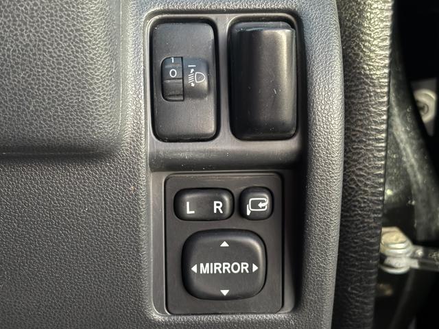 ハイゼットカーゴ クルーズ 4WD ハイルーフ 修復歴無 車検2年付 CD ドラレコ キーレス パワーウィンドウ 電動格納ドアミラー オーバーヘッドコンソール フルフラット ドアバイザー プライバシーガラス ABS(35枚目)