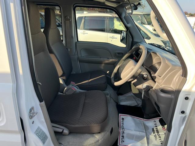 エブリイ ＰＣ　修復歴無　５ＡＧＳ車　ドライブレコーダー　２ｎｄ発進機能　オーバーヘッドコンソール　フルフラット　キーレスキー　盗難防止システム　ドアバイザー　積載量３５０キロ　ライトレベライザー　プライバシーガラス（19枚目）