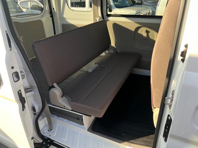 エブリイ ＰＣ　修復歴無　５ＡＧＳ車　ドライブレコーダー　２ｎｄ発進機能　オーバーヘッドコンソール　フルフラット　キーレスキー　盗難防止システム　ドアバイザー　積載量３５０キロ　ライトレベライザー　プライバシーガラス（21枚目）