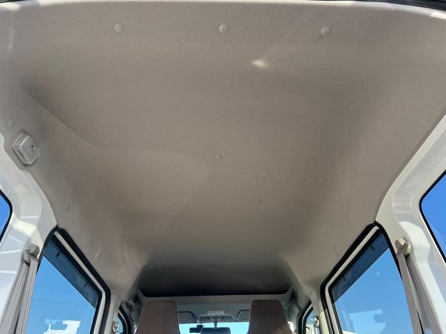 エブリイ ＰＣ　修復歴無　５ＡＧＳ車　ドライブレコーダー　２ｎｄ発進機能　オーバーヘッドコンソール　フルフラット　キーレスキー　盗難防止システム　ドアバイザー　積載量３５０キロ　ライトレベライザー　プライバシーガラス（45枚目）